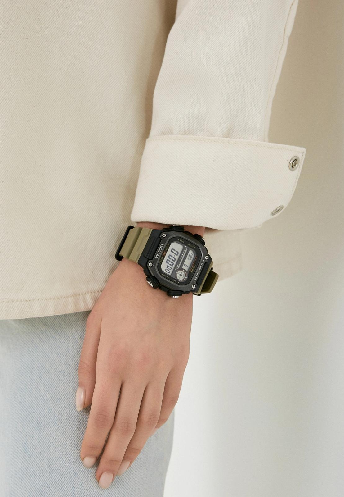 Casio Casio Collection DW-291HX-5AVDF (DW-291HX-5A) , наручные мужские часы фото под углом