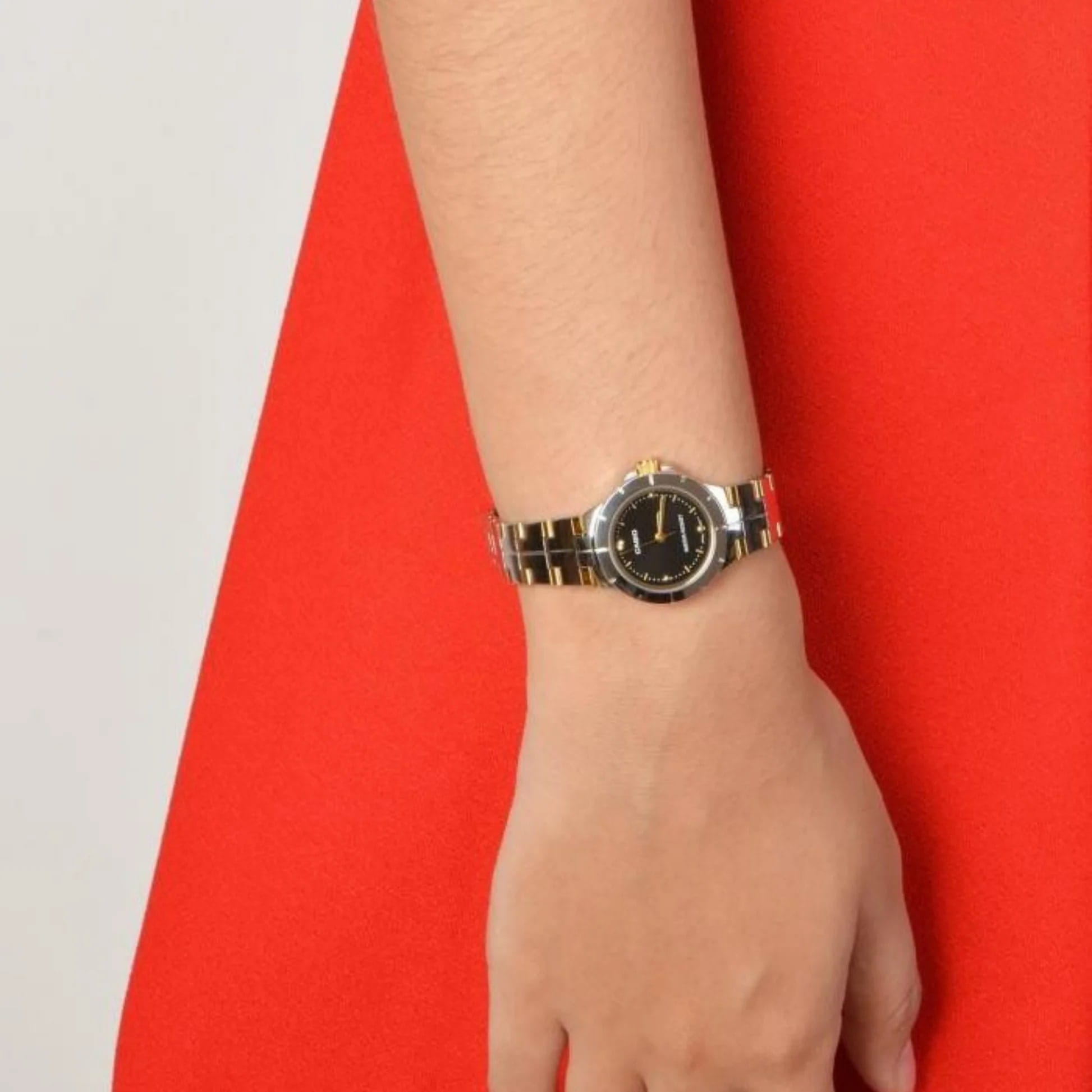 Casio Casio Collection LTP-1242SG-1C , наручные женские часы фото под углом