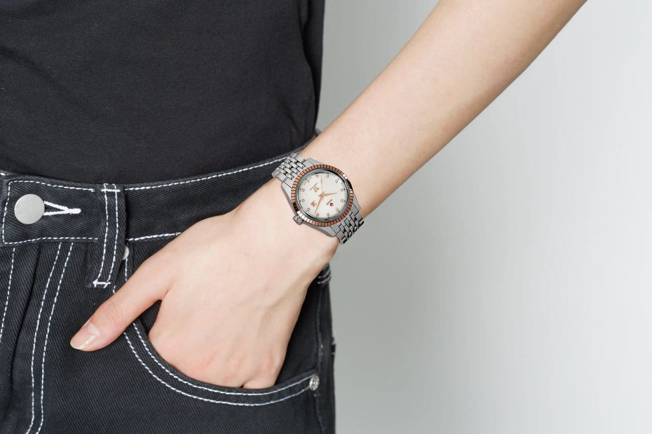 Rado Rado Golden Horse Automatic Diamonds R33102903 механические женские часы часы крупный план перламутровый циферблата