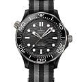 Omega Omega Seamaster Diver 300M 210.92.44.20.01.002   Diver 300m 21092442001002 механические мужские часы  черный циферблат, браслет полиамидная ткань — вид спереди