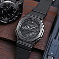 Casio Casio G-Shock GMA-P2100BB-1ADR (GMA-P2100BB-1A) электронные женские часы часы крупный план черный циферблата