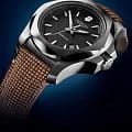 Victorinox Victorinox I.N.O.X. 241836  наручные мужские часы фото под углом.