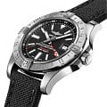 Breitling Breitling Avenger II GMT A32390111B1W1 , наручные мужские часы фото под углом