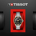Tissot T1202102105100 наручные женские часы застежка крупным планом