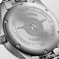 Longines L38124536 мужские часы застежка крупным планом
