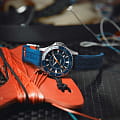 Hamilton Hamilton Khaki Navy Scuba AAuto Syrocco Special Edition H82385340, khaki navy швейцария мужские часы на браслете каучук боковой вид