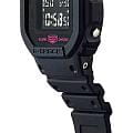 Casio Casio G-Shock DW-5600PK-1D, g-shock япония мужские часы на браслете пластик боковой вид