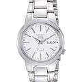 Seiko Seiko 5 Regular SNKA01K1  SNKA01K1 механические мужские часы белый циферблат, браслет нержавеющая сталь — вид спереди