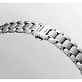 Longines L23574976 женские часы застежка крупным планом
