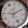Victorinox Victorinox 241874 механические мужские часы часы крупный план белый циферблата