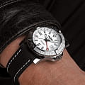 Breitling Breitling Avenger Automatic GMT 43 A32397101A1X1 механические мужские часы часы крупный план белый циферблата