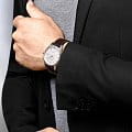 Longines L48254922 мужские часы застежка крупным планом