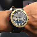 Casio Casio Pro Trek PRG-600YL-5E кварцевые мужские часы часы крупный план черный циферблата